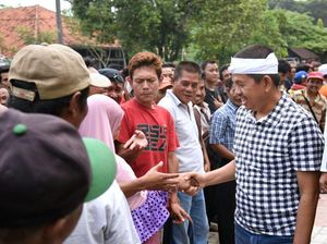 Jalan Dipakai Perayaan HUT Purwakarta, Sopir Angkot Diberi Kompensasi Sembako