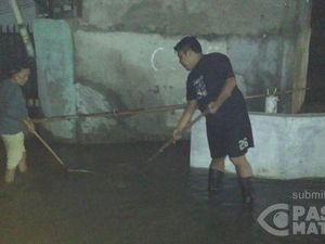 Banjir 1 Meter di Kebagusan, Warga Pilih Memancing dan Menyerok Ikan
