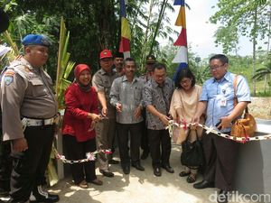 Alumnus STAN dan ITB Bantu Pembangunan Jembatan Penghubung Desa di Lebak