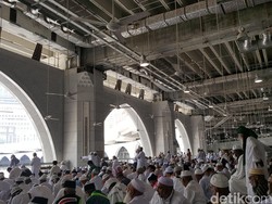 Bahasa Tak Jadi Penghalang Menikmati Khotbah Jumat di Masjidil Haram