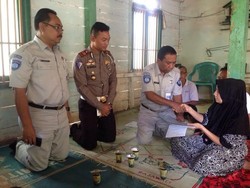 Kecelakaan Beruntun di Batang, Keluarga Saudara Kembar Dapatkan Santunan