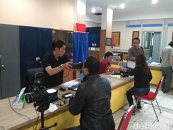 Blangko e-KTP Dibatasi Pusat, Ridwan Kamil: Desentralisasi Setengah Hati