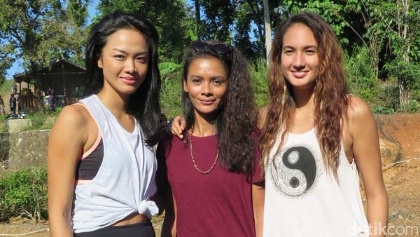 Petualangan Nadine, Kelly dan Ully  di Labuan Hati