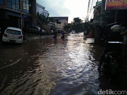 Ruas Jl Kemang Selatan Tergenang 30 Cm, Mobil Diminta Tak Melintas