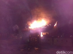 Gara-gara Denan Ditangkap, Warga Bakar Kantor Polsek di Jambi