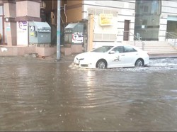 Merasakan Hujan Deras di Kota Suci Makkah