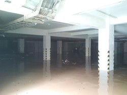Gelap dan Berlumpur, Begini Penampakan Basement Kemang Square yang Terendam Banjir