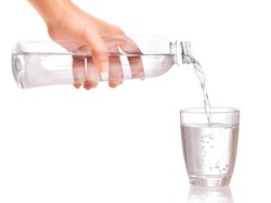 Anak Sering Nggak Fokus? Mungkin Dia Kurang Minum, Bun