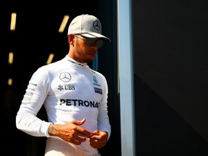 Start dari Baris Paling Belakang, Hamilton Tak Pasang Target Muluk-Muluk Start dari Baris Paling Belakang, Hamilton Tak Pasang Target Muluk-Muluk
