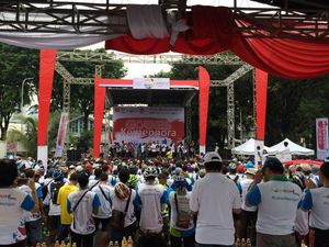 Ribuan Peserta Meriahkan Acara Gowes Sepeda Kemenpora