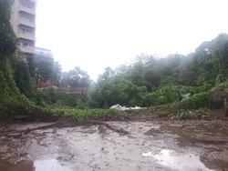 Ini Penampakan Tembok Kali Krukut yang Jebol dan Bikin Kemang Kebanjiran