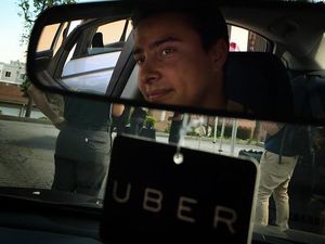 Driver Taksi Online Bukan Sopir Pribadi