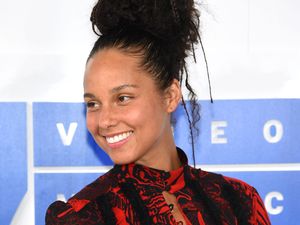 Alicia Keys Larang Anak-anaknya Nonton atau Baca Cerita Putri Salju
