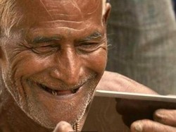 Inspiratif, Traveler Ini Memotret dan Membagikan Foto Pada Kaum Kecil di India