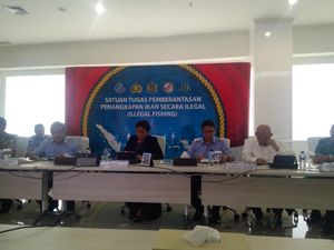 Menteri Susi: Ada 3 Modus Baru Pencurian Ikan dan Oknum Birokrat Terlibat Menteri Susi: Ada 3 Modus Baru Pencurian Ikan dan Oknum Birokrat Terlibat