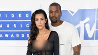 Mesranya Kim Kardashian dan Kanye West di MTV VMA 2016