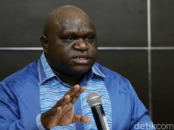 Lempar Tuduhan Rasis, Pigai Minta 3 Hal Ini ke Luhut