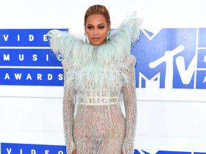 Selebriti Berbusana Terbaik di MTV Video Music Awards 2016 Selebriti Berbusana Terbaik di MTV Video Music Awards 2016