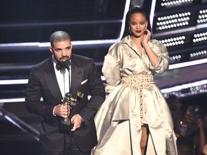Duh! Hubungan Rihanna dan Drake Memburuk
