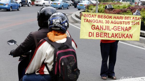 Besok Sistem Ganjil Genap Resmi Diberlakukan