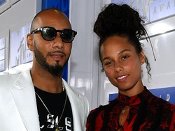 Suami Alicia Keys Balas Haters yang Serang Istrinya Saat Tampil Tanpa Makeup