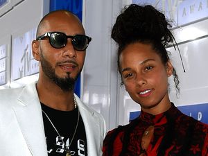 Suami Alicia Keys Balas Haters yang Serang Istrinya Saat Tampil Tanpa Makeup Suami Alicia Keys Balas Haters yang Serang Istrinya Saat Tampil Tanpa Makeup