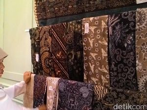 Bangga Indonesia, Coba Dekorasi Kamar Pakai Kain Batik dengan Tips Ini