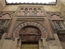 Uniknya Mezquita de Cordoba, dari Gereja Jadi Masjid, Jadi Gereja Lagi