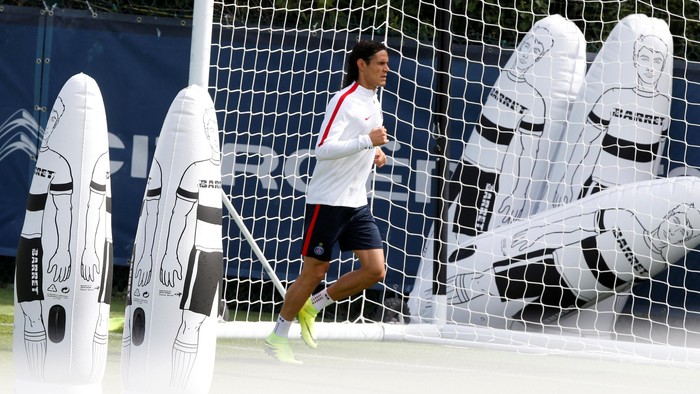 Cavani Tak Mungkin Kembali ke Napoli