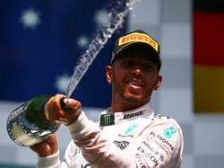 Start dari Belakang, Hamilton Tak Percaya Akhirnya Naik Podium