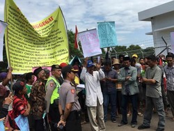 Warga Tuntut Kompensasi Rp 12 Juta Per KK di Stasiun Gas Pasuruan