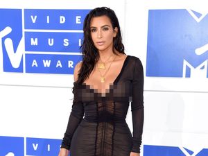 Tren Kecantikan dari MTV VMA 2016, Eyeshadow Berwarna Hingga Rambut Basah Tren Kecantikan dari MTV VMA 2016, Eyeshadow Berwarna Hingga Rambut Basah