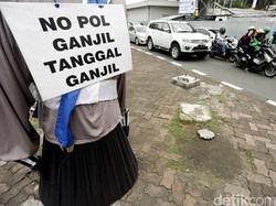 Tok! Anies Terbitkan Aturan Motor Pribadi Kena Ganjil-Genap di PSBB Transisi