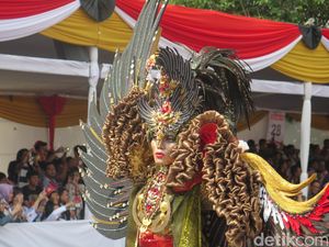 Foto: Garuda Hingga Barong, 10 Kostum Terunik Jember Fashion Carnaval 2016