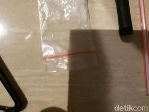 Penampakan Sabu, Jarum Suntik, dan Korek Gas yang Disita dari Aa Gatot Brajamusti