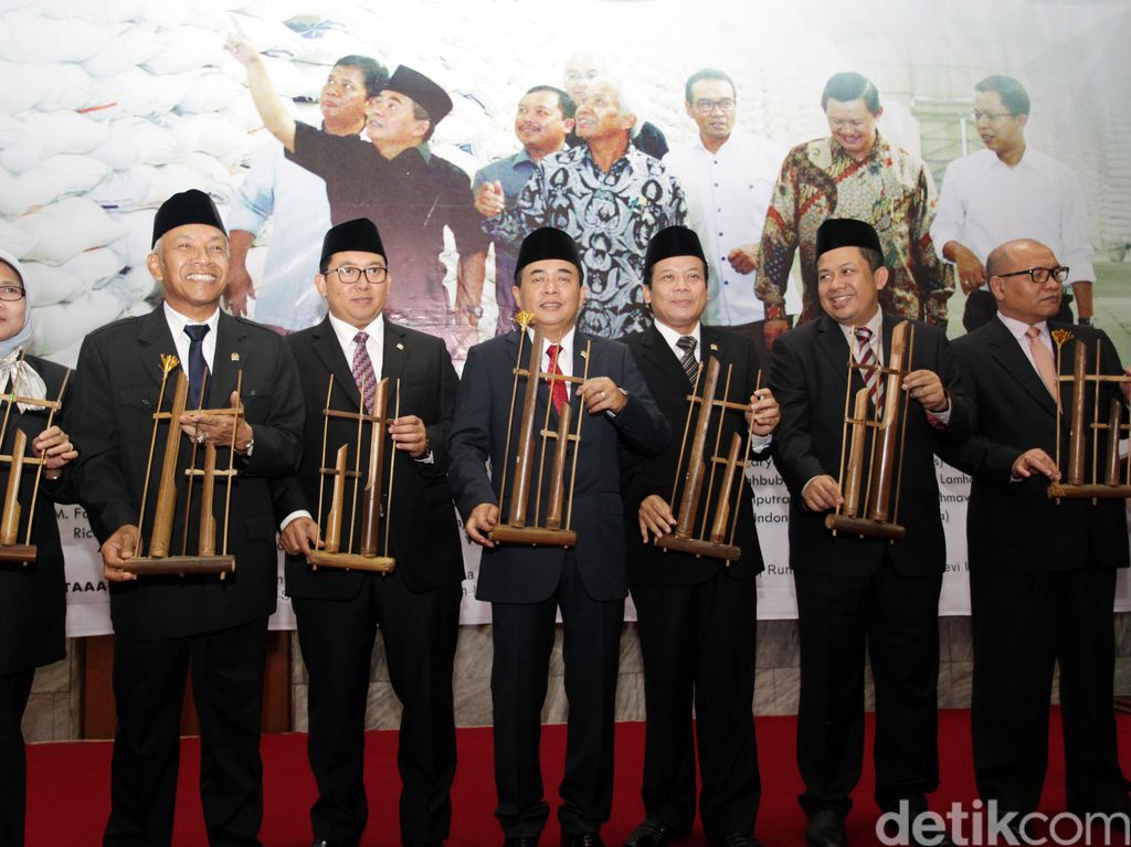 Pimpinan DPR: Masih Banyak PR di 2 Tahun Jokowi-JK Pimpinan DPR: Masih Banyak PR di 2 Tahun Jokowi-JK