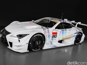 Mobil Balap Lexus LC 500