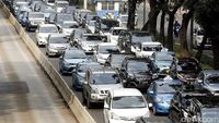 Hari Pertama Ganjil-Genap, Lalin Sudirman Padat