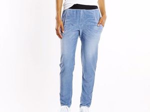 IndiGO, Koleksi Celana Jeans yang Bisa Dipakai untuk Yoga IndiGO, Koleksi Celana Jeans yang Bisa Dipakai untuk Yoga