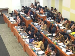 Menkeu, Gubernur BI, dan Kepala Bappenas Gelar Rapat Bahas RAPBN 2017 Menkeu, Gubernur BI, dan Kepala Bappenas Gelar Rapat Bahas RAPBN 2017