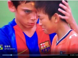 Sportif! Penggawa Barcelona U-13 Menghibur Lawannya yang Menangis