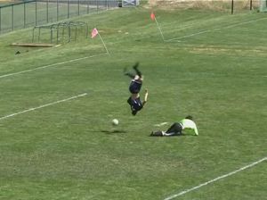 Gol Akrobatik, Ronaldo Aja Lewat