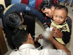 Polres Metro Depok Gelar Operasi Katarak dan Khitanan