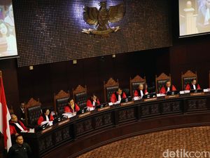 Sidang UU Pilkada, DPR: Ahok Harusnya Ajukan Jauh-jauh Hari