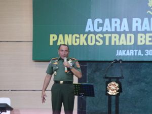 Hadapi Mantan Atasannya di TNI, Edy Siap Bersaing di Bursa Ketum PSSI Hadapi Mantan Atasannya di TNI, Edy Siap Bersaing di Bursa Ketum PSSI