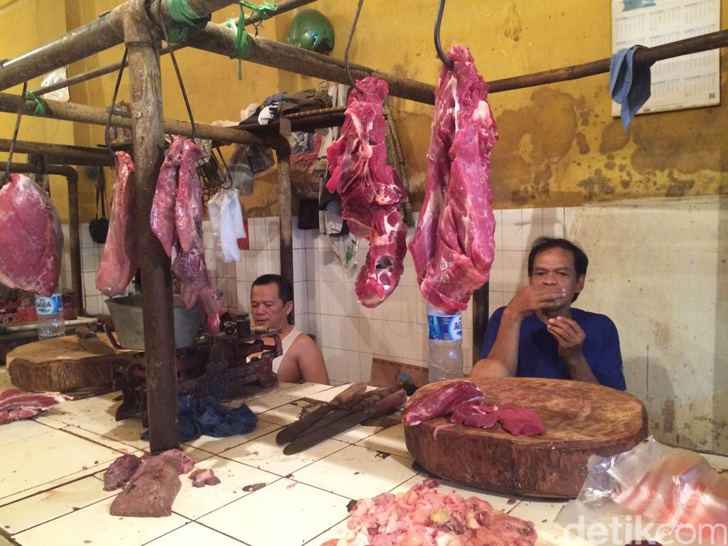 Pedagang Pasar Ini Tak Mau Jual Daging Kerbau Pedagang Pasar Ini Tak Mau Jual Daging Kerbau