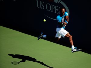 Superman Monfils Beraksi Lagi: Kalahkan Lawan, Hancurkan Panel Jam Superman Monfils Beraksi Lagi: Kalahkan Lawan, Hancurkan Panel Jam