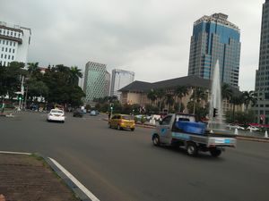 Melihat Jl Medan Merdeka Barat-Jl Thamrin yang Anti Macet di Sore Hari