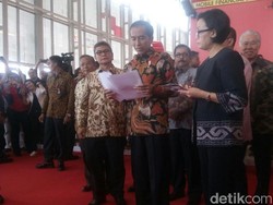 Keliling Pameran Fintech Ditemani Sri Mulyani dan Muliaman, Jokowi Sambangi CEO Go-Jek