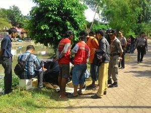 Bayi Ditemukan Tewas Mengambang di Kalimas